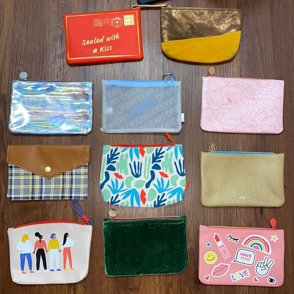 Bundle of IPSY bags
